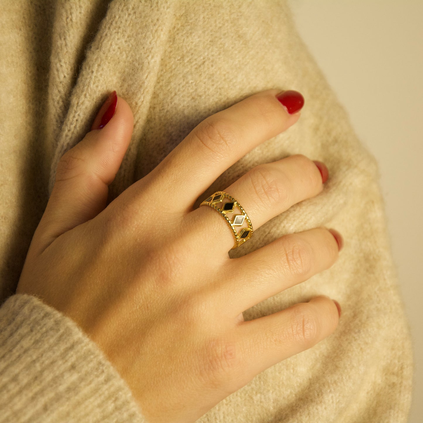 Anillo Rombos Negros